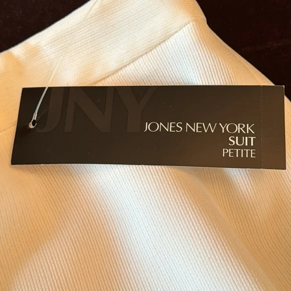 Brand New Jones New York White Lined Slacks - Picture 10 of 14